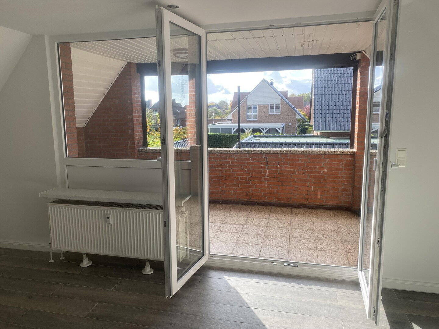 Willkommen in Ihrer neuen traumhaften 2 Zimmer Wohnung 55 qm mit Balkon, 22946 Brunsbek