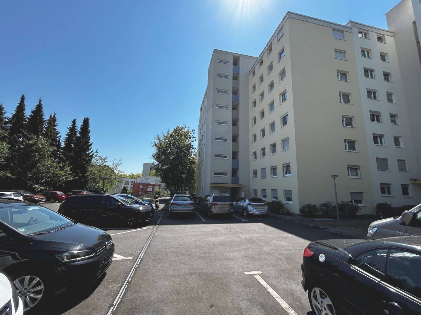 Hochwertige Wohnung im 6. OG mit Loggia, TG-Stellplatz und durchdachtem Grundriss, 65824 Schwalbach am Taunus