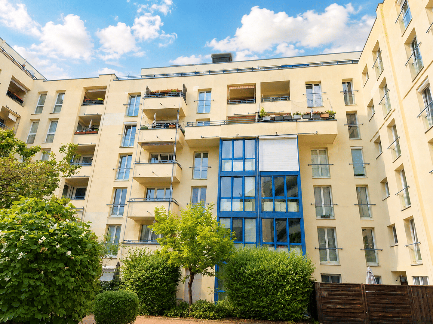 Bezugsfreie 2-Zimmer-Wohnung mit Balkon, Einbauküche und Stellplatz, 4315 Leipzig (Neustadt-Neuschönefeld Sellerhausen-Stünz Volkmarsdorf)
