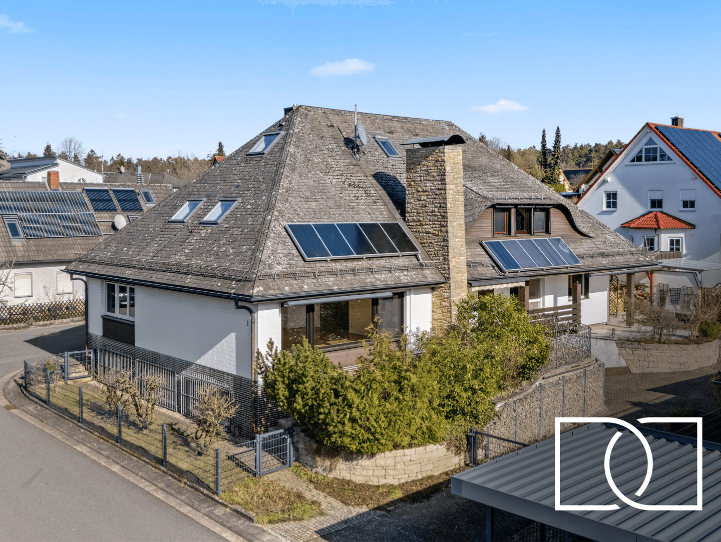 Exklusives Anwesen! Modernisiertes Mehrgenerationenhaus in ruhiger Lage mit Wellnessbereich, 90610 Winkelhaid