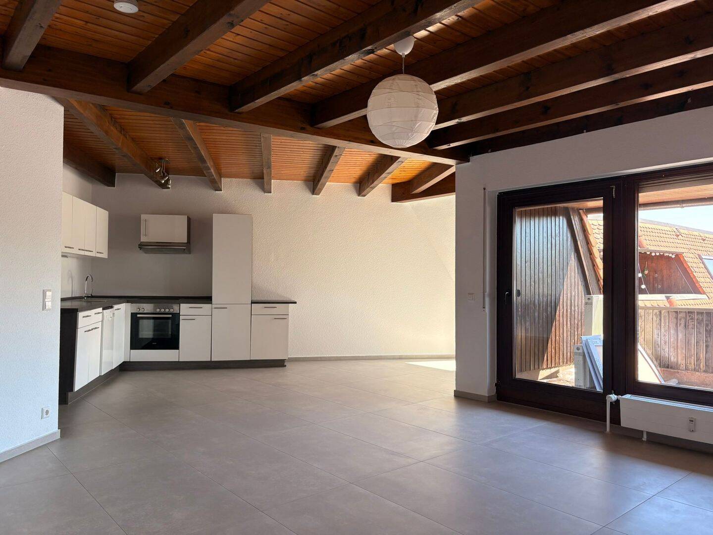 Frisch sanierte 2-Zimmer-Dachgeschosswohnung mit neuem Traumbad, 74177 Bad Friedrichshall
