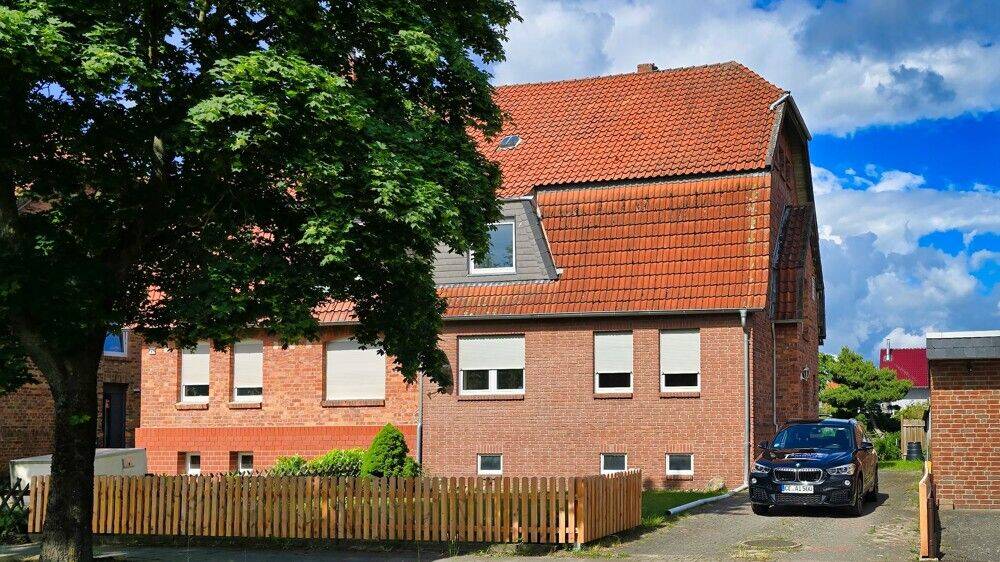 DHH in Wathlingen: 5 Zimmer, 132 m² Wohnfläche, teilentkernt & vorbereitet für Ihre Modernisierung!, 29339 Wathlingen