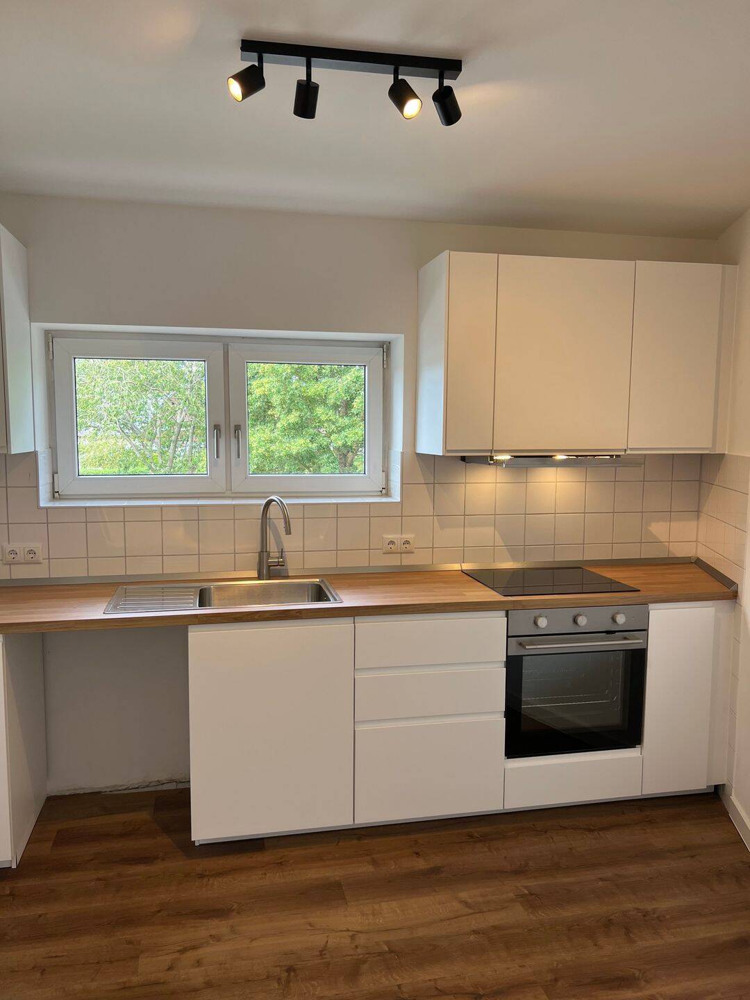 2,5 Zimmer Maisonette in Laboe, EBK, Balkon, Stellplatz, 24235 Laboe