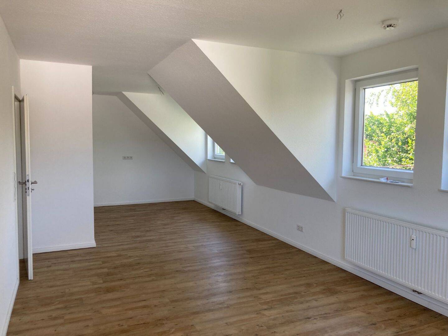 Moderne 2-Zimmer-Dachgeschosswohnung in ruhiger Lage nahe der Universität, 26129 Oldenburg (Oldb) (Bloherfelde Innenstadt Wechloy)