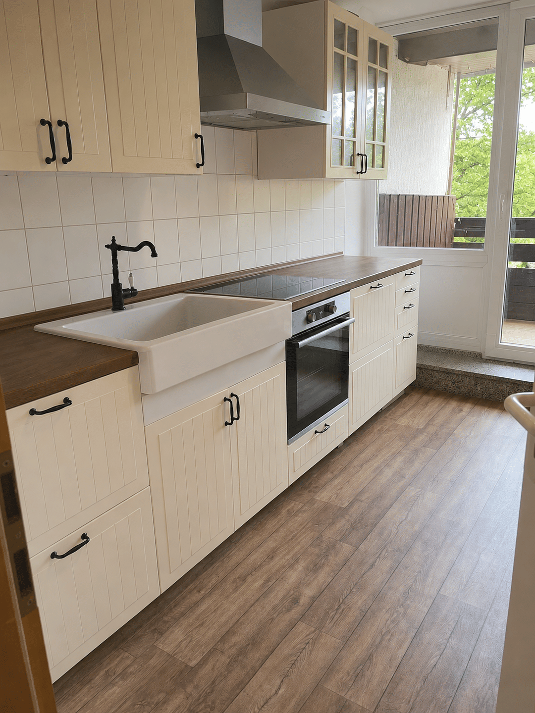 2-Raum Wohnung mit Einbauküche, Balkon, Stellplatz, Bad und Küche mit Fenster – hier bleiben keine Wünsche offen!, 14558 Nuthetal