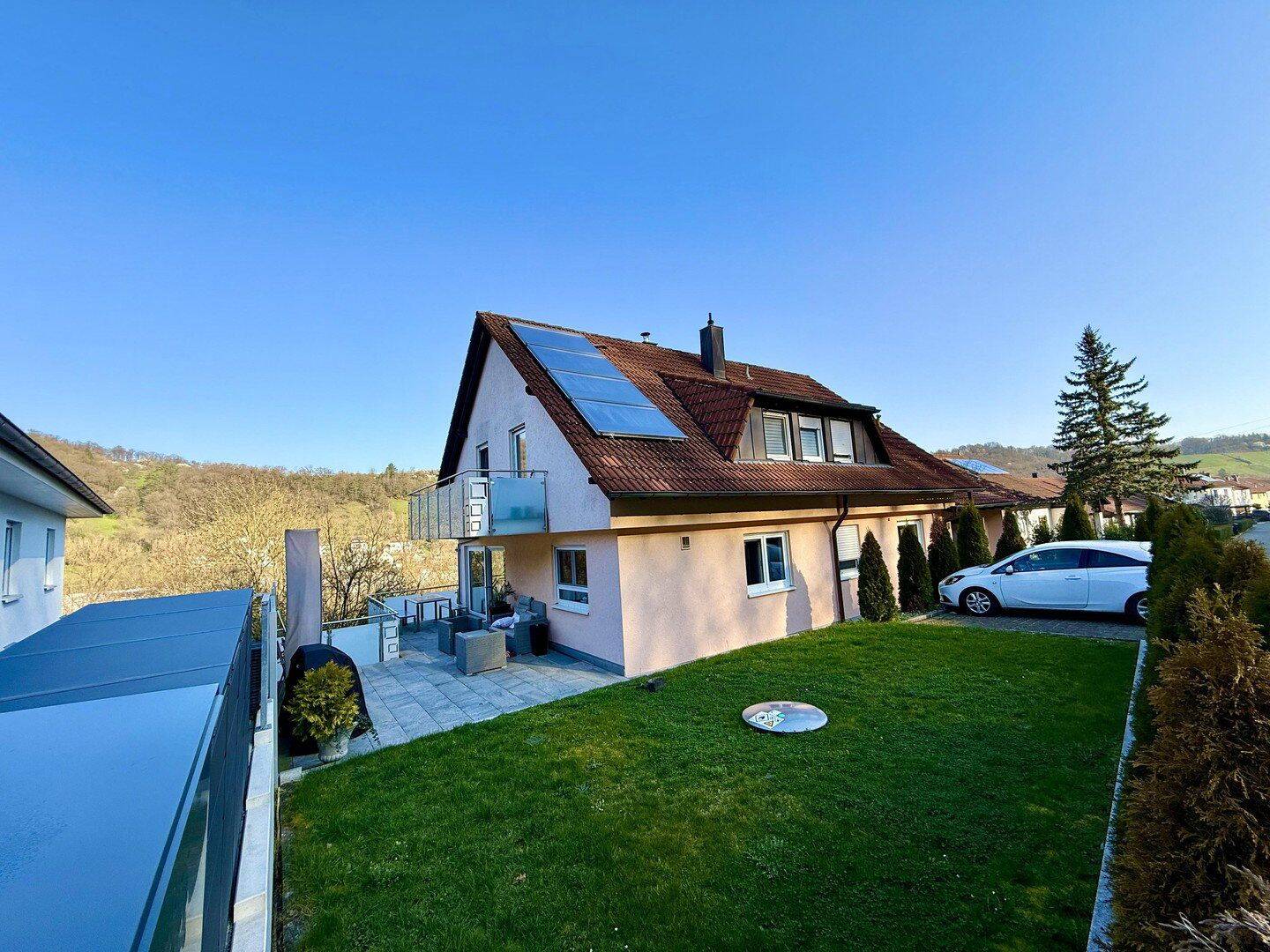 Nachhaltig Wohnen & Sparen: Haus mit ELW (Zins-Joker), High-End Technik 2022 & 1300m² Grund, 74670 Forchtenberg