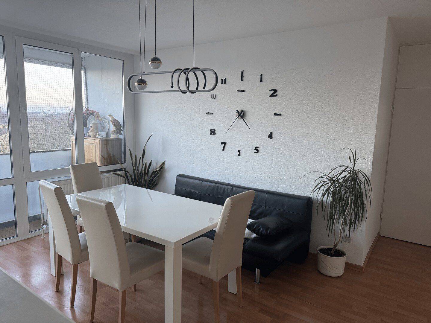 Hochmoderne 3-Zi.-ETW 75 m² + Balkon + voll möbliert nur 145.950 €, 47803 Krefeld