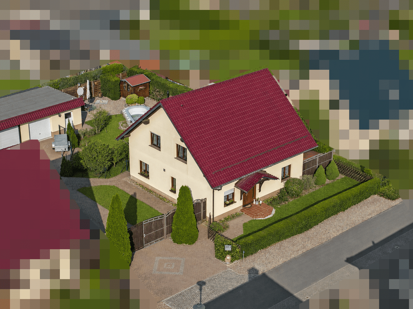 Familienglück in Eberswalde – Großzügiges Zuhause mit Pool, Terrasse und viel Platz zur Entfaltung, 16225 Eberswalde