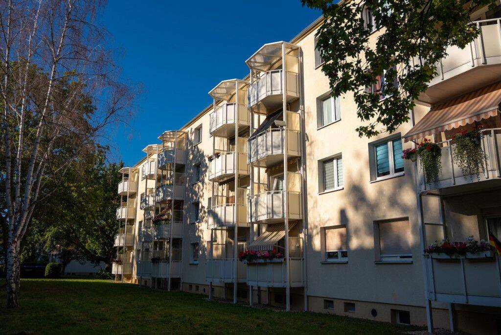 Ihre neue 3-Raumwohnung, Küche und Bad mit Fenster – sofort einziehen, 6217 Merseburg