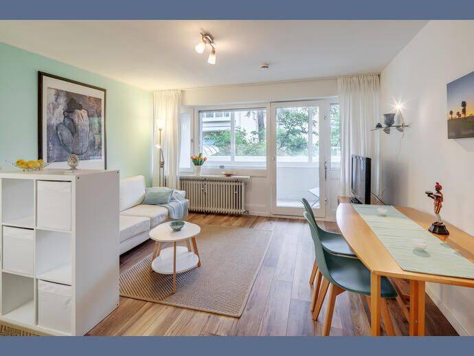 Möbliert: Sehr freundliche 1-Zi-Wohnung mit großer Loggia, 80686 München (Laim Sendling-Westpark)