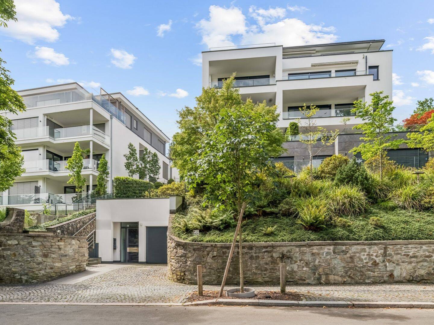 Wiesbaden-Nerotal: Exklusive 4 Zimmer-Eigentumswohnung mit Blick auf den Neroberg, 65193 Wiesbaden (Sonnenberg Wiesbaden)
