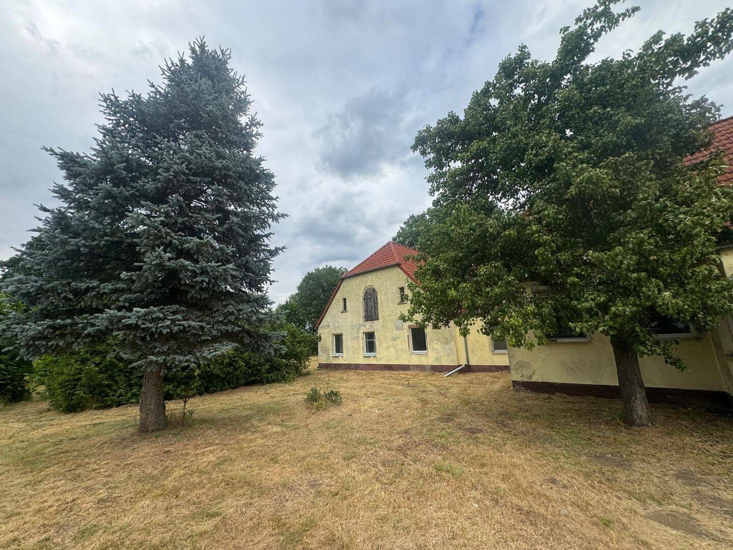 Traumhaus in der Prignitz? – Bebautes Grundstück mit Bestandsgebäude & Scheune, 16866 Gumtow