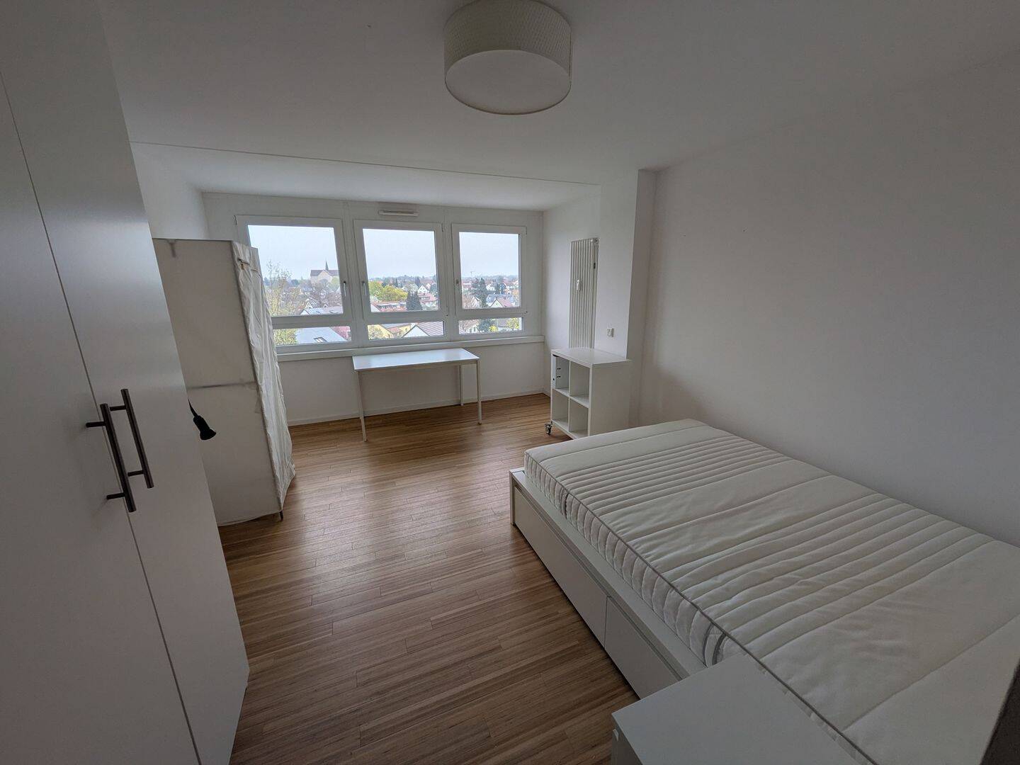 gepflegte 1-Zimmer-Wohnung in Regnsburg-Königswiesen, 93051 Regensburg (Galgenberg Großprüfening-Dechbetten-Königswiesen Kumpfmühl-Ziegetsdorf-Neuprüll)