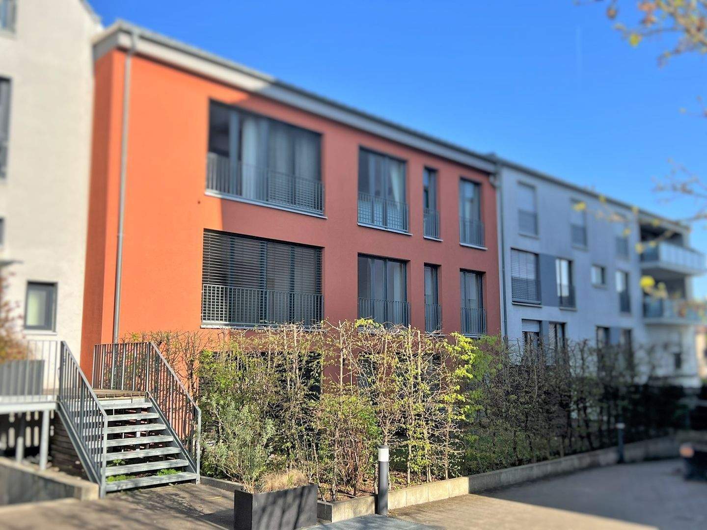 Zeit für das Wesentliche: Sonnige Loft-Wohnung mit gehobener Ausstattung in zentraler, ruhiger Innenhoflage! Kurze Wege zu Deinen Zielen!