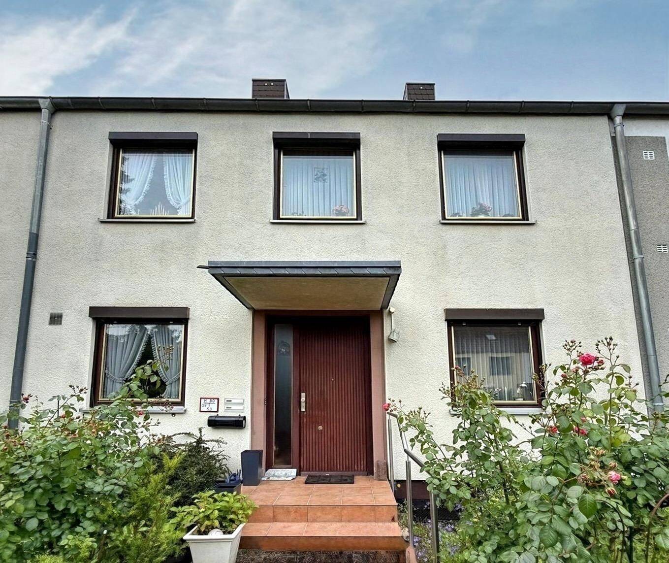 Sanierungsbedürftiges Reihenhaus am Mittellandkanal, 30659 Hannover