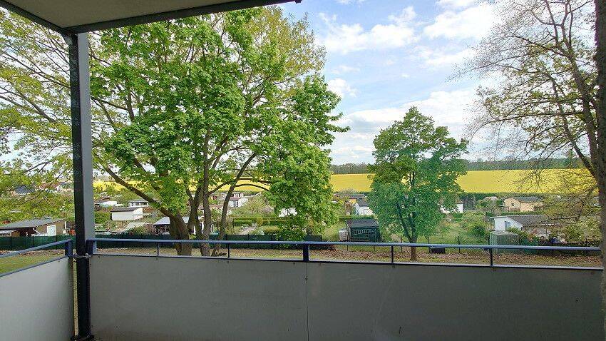 Sonnige 3-Raum-Wohnung mit großem Balkon und Blick ins Grüne in der Delle, 1589 Riesa