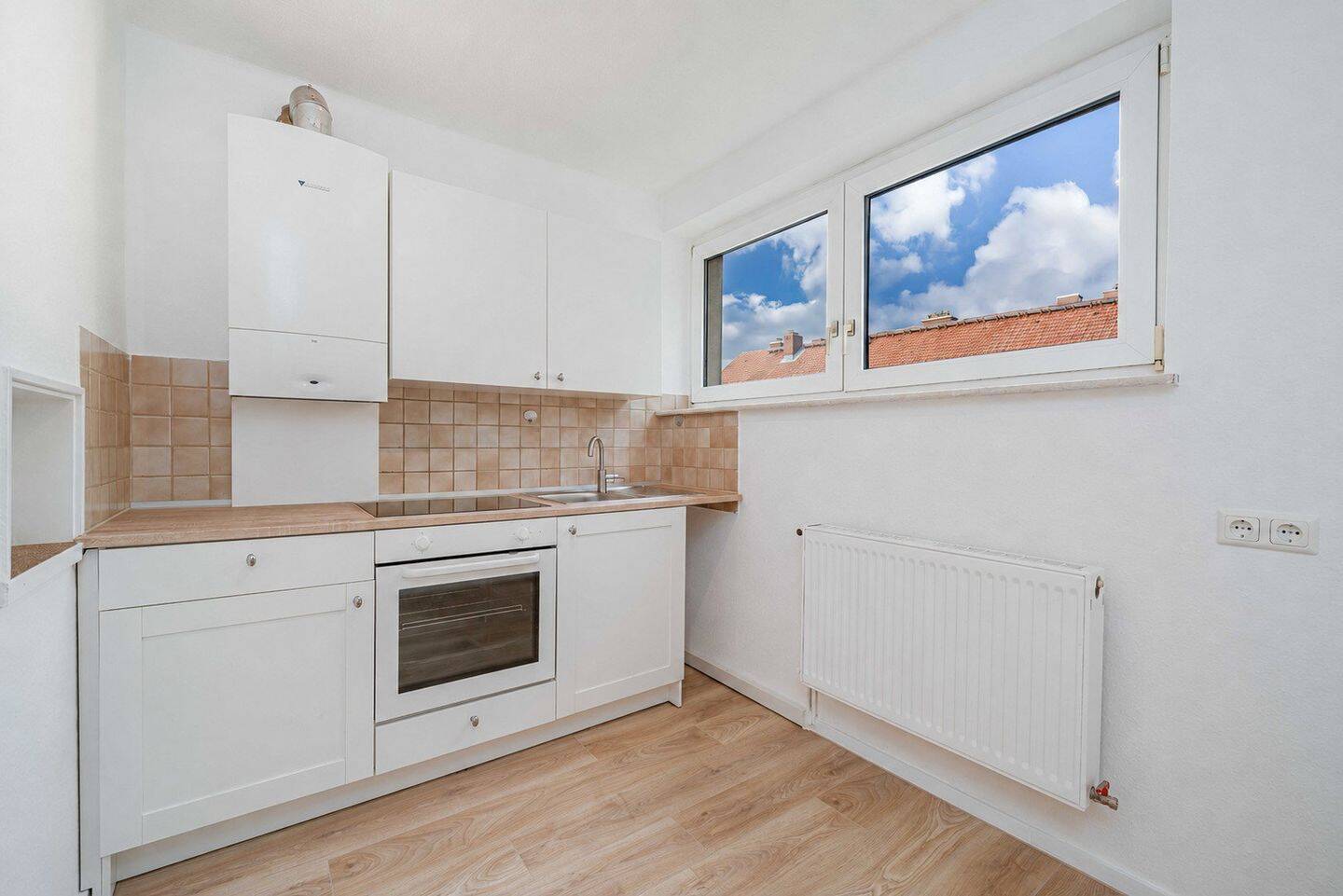 Sanierte 3-Zimmer-Wohnung mit EBK, leerstehend von Privat, 95030 Hof (Epplas Innenstadt Osseck Unterkotzau Wölbattendorf)