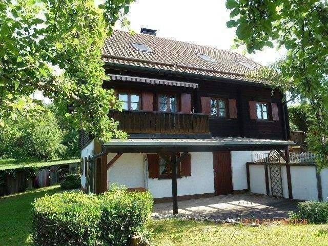 Ländliches Domizil mit Einliegerwohnung und herrlichem Grundstück in ruhiger Lage, 84092 Bayerbach b. Ergoldsbach