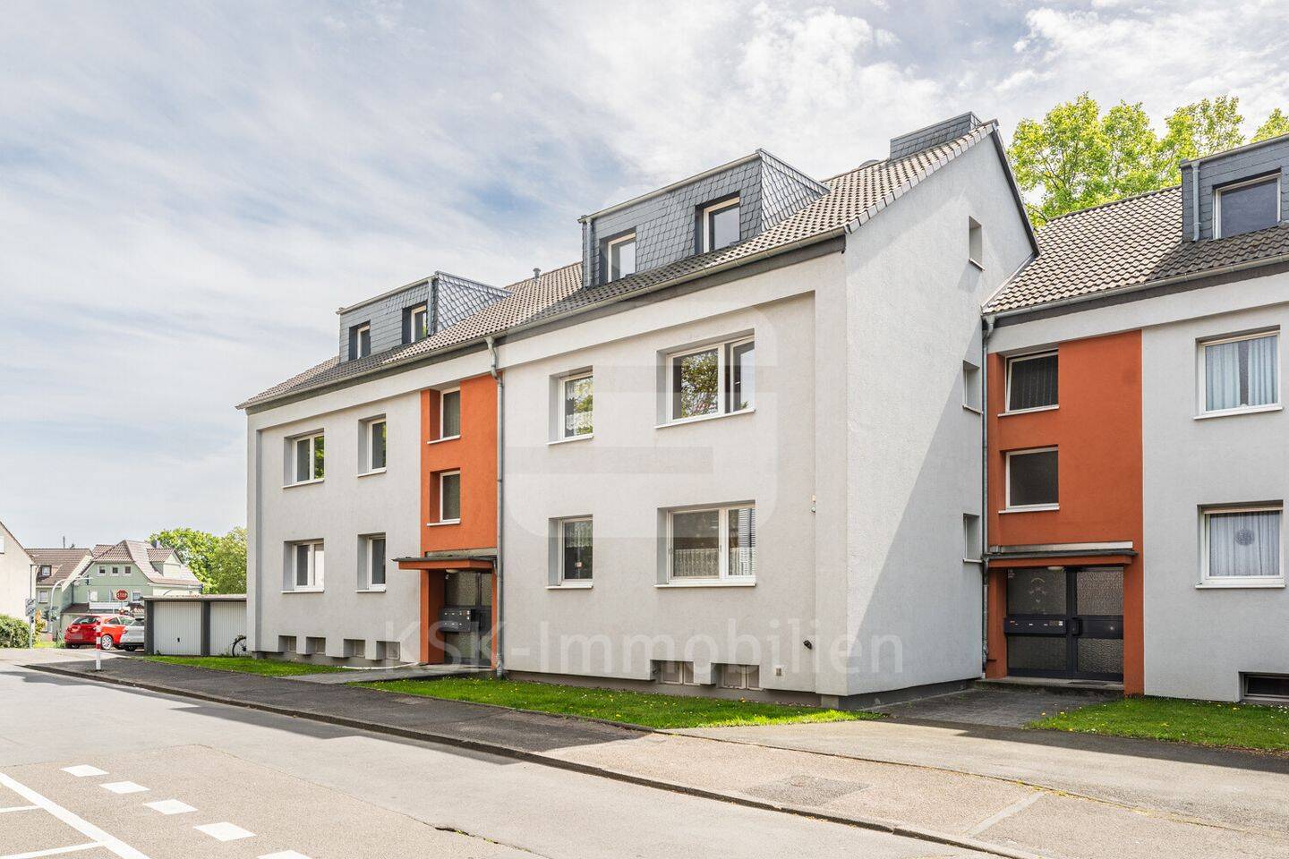 Helle 3-Zimmer-Eigentumswohnung mit PKW-Garage und Stellplatz, sofort frei., 51469 Bergisch Gladbach