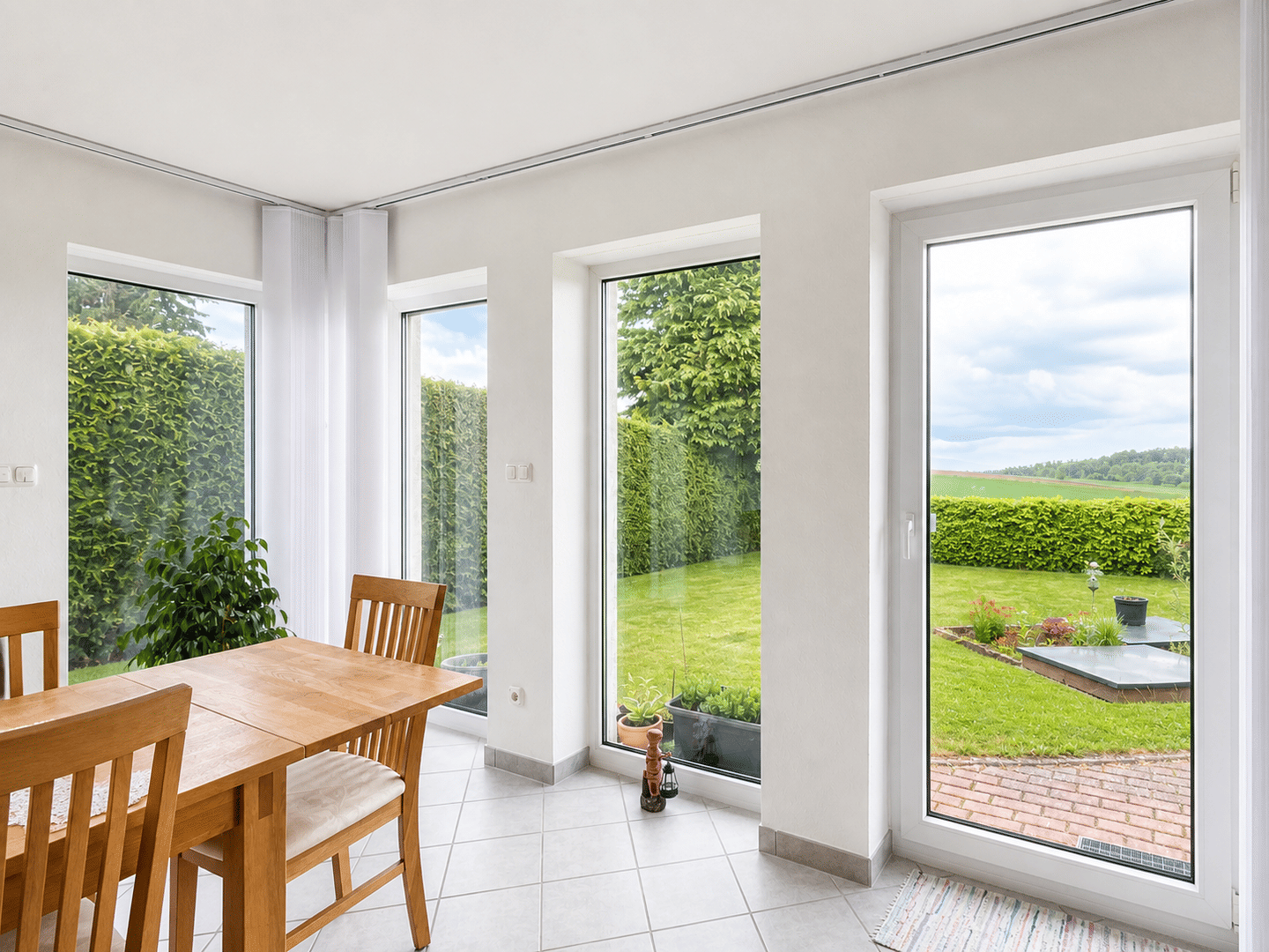 Exklusiver Atriumbungalow mit Einliegerwohnung, PV-Anlage und traumhaftem Fernblick, 34270 Schauenburg