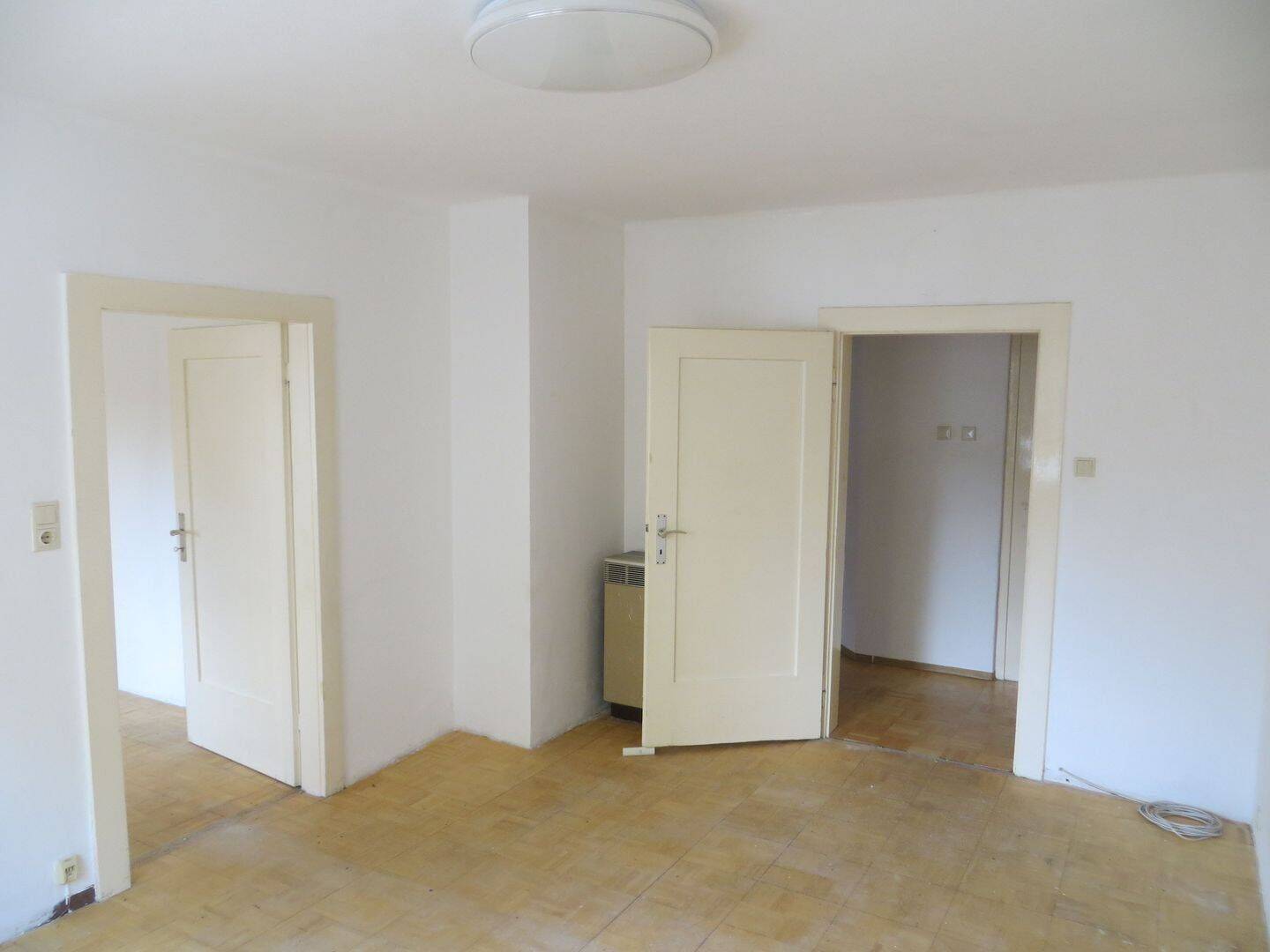 Helle 2-Zimmer-Wohnung mit Einbauküche, 90429 Nürnberg
