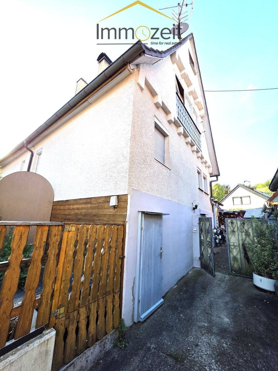 +Sanierungsbedürftiges Einfamilienhaus mit Terrasse, Gartenhaus und Garage in Pfaffenhofen+, 74397 Pfaffenhofen