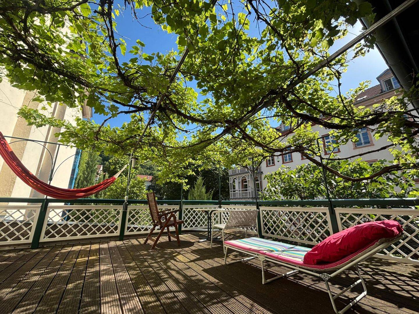 Seltene Altstadt-Wohnung 60m² + 20 m² Südterrasse und Waldblick, 69117 Heidelberg (Altstadt)