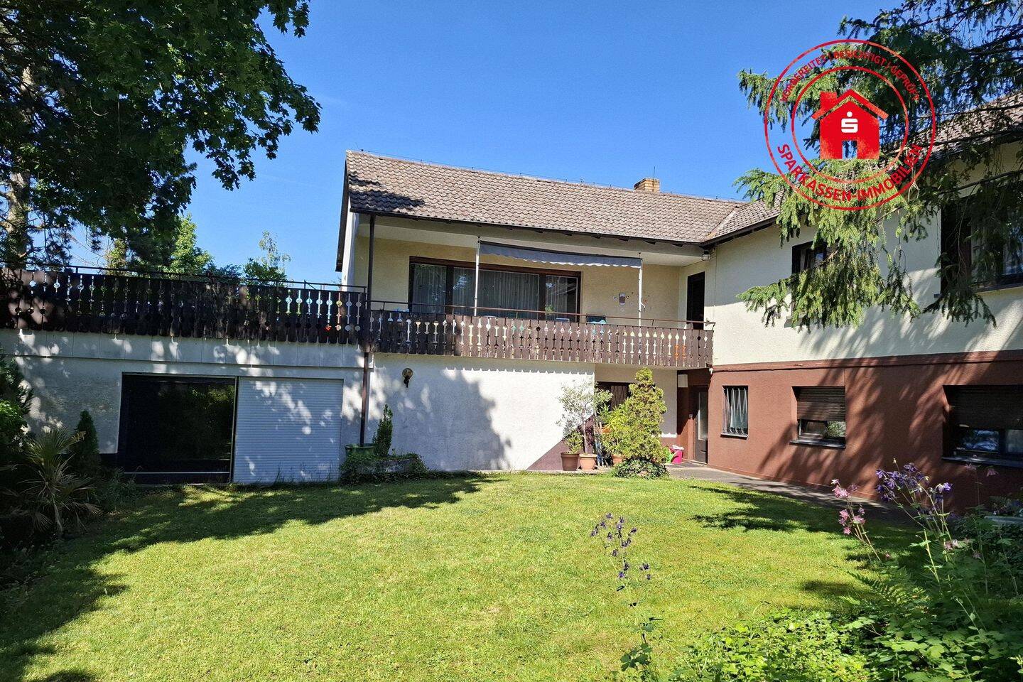 Charmantes Einfamilienhaus mit großem Grundstück in ruhiger Hanglage von Weikersheim, 97990 Weikersheim