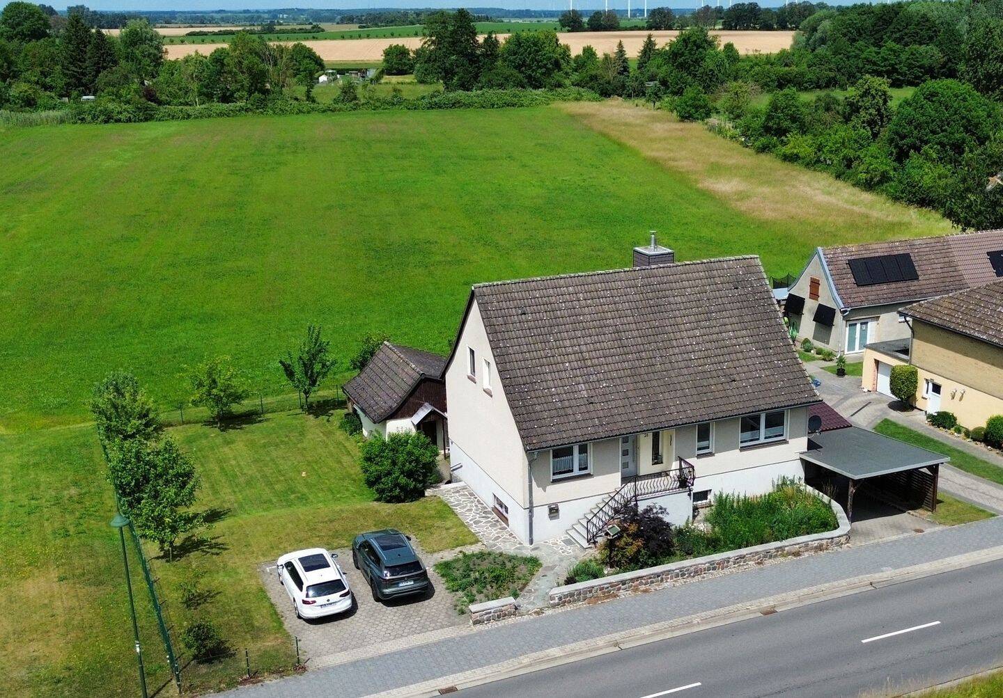 Geräumiges Familienhaus mit Terrasse in Bismark (Altmark), 39629 Bismark (Altmark)