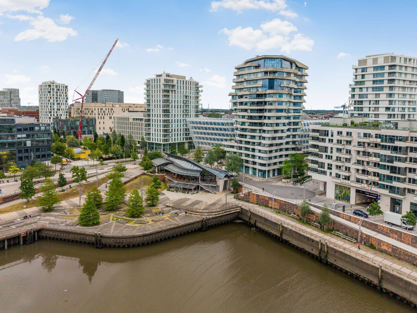 Leben zwischen Elbe und Skyline: Luxuriöses Strandhaus-Apartment mit Panoramablick