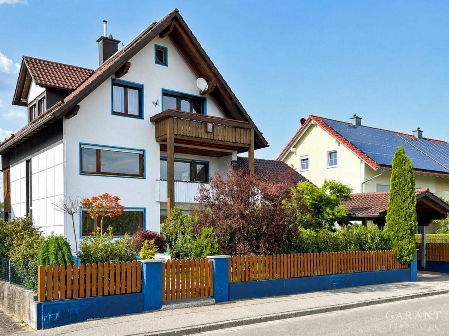 Großzügiges Zweifamilienhaus mit unverbaubarem Blick und sonniger Südausrichtung, 86842 Türkheim