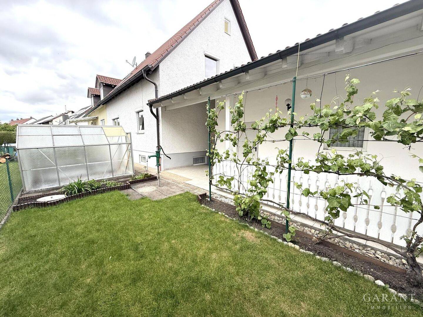 Familienfreundliche Doppelhaushälfte mit Garten, Garage und flexibler Nutzung, 84032 Landshut (Industriegebiet Wolfgang)