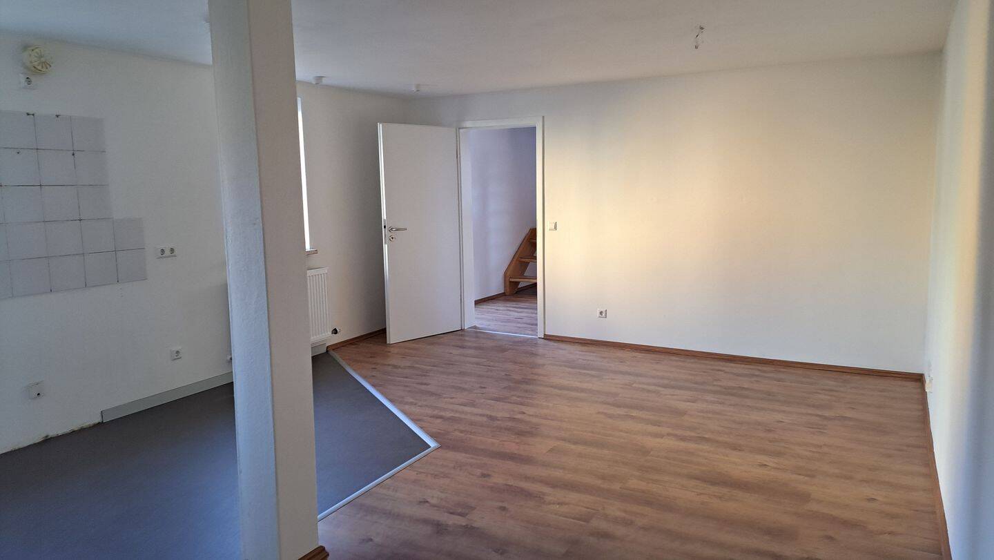 Maisonette Wohnung 2,5 Zimmer und Terrasse 83qm, 96465 Neustadt b. Coburg