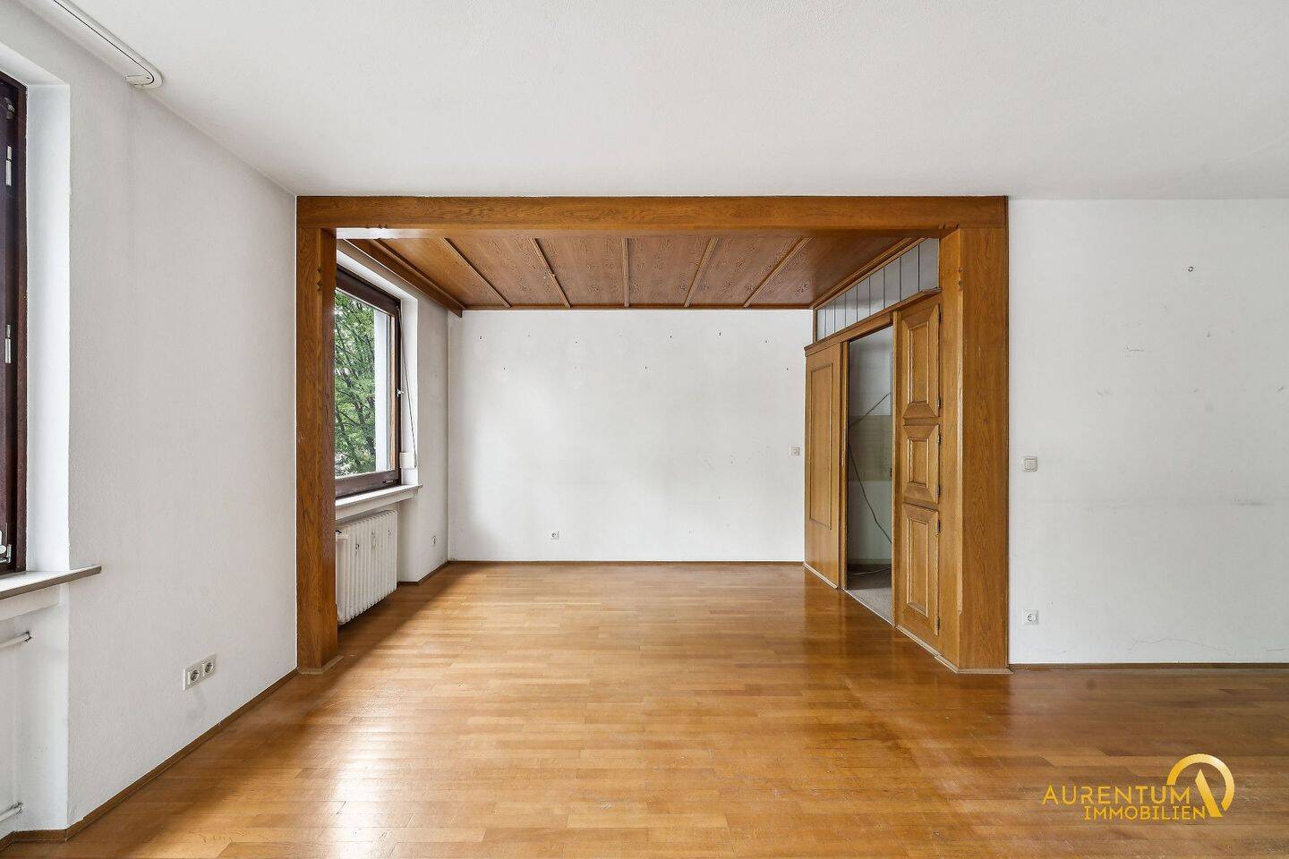 Großzügige Wohnung, mit Balkon und Tiefgaragenstellplatz, in guter Lage – zu verkaufen, 94315 Straubing