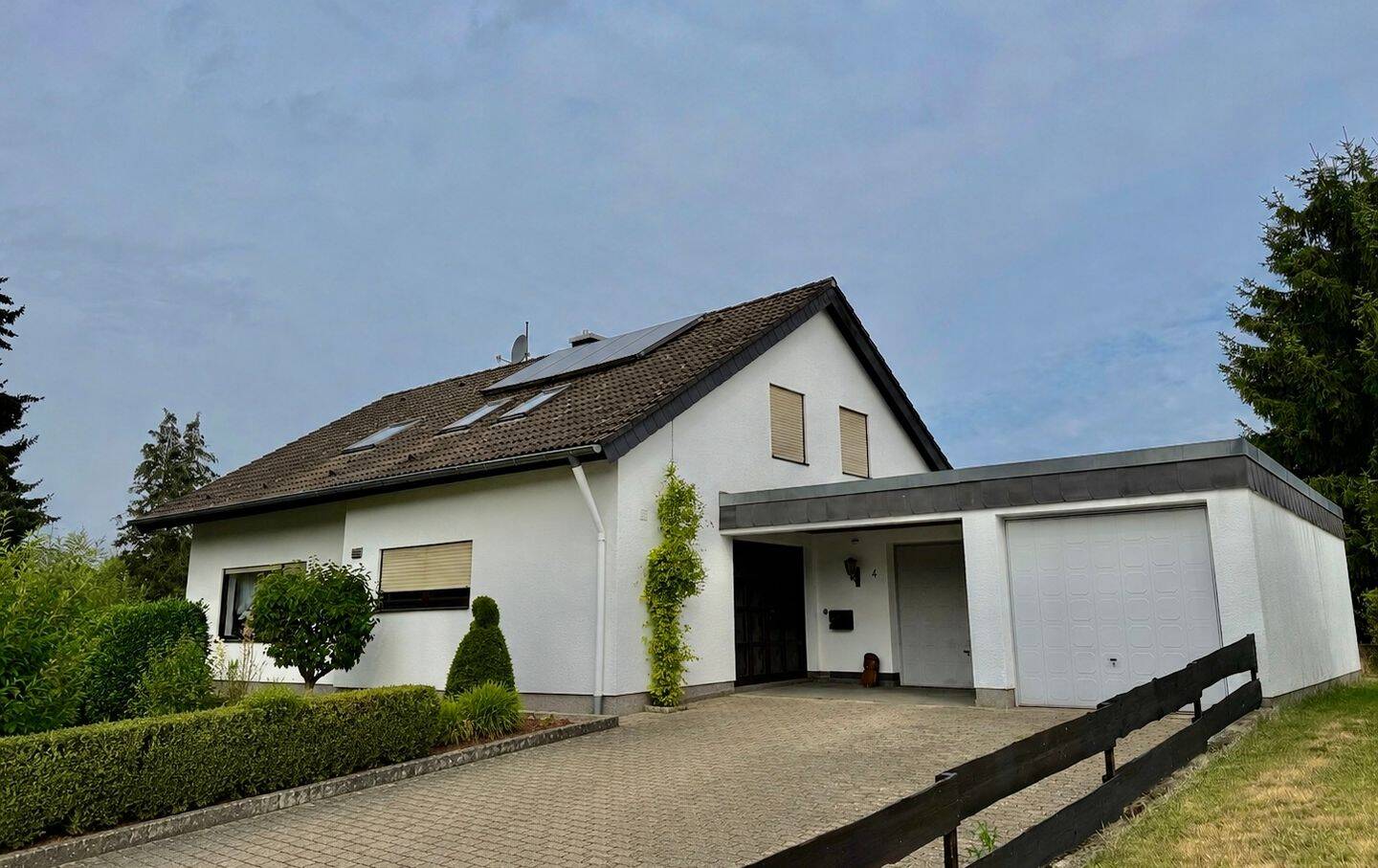 TOP Gelegenheit! Sehr gepflegtes EFH mit großem Grundstück nähe Simmern zu verkaufen!, 55469 Altweidelbach