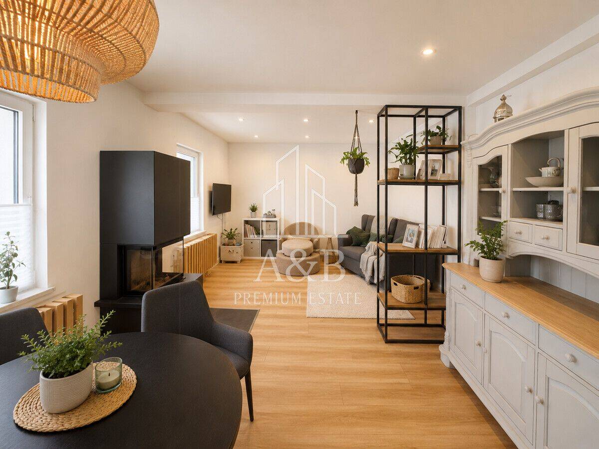 ** Hochwertig kernsaniertes Einfamilienhaus mit verträumten Innenhof und Garten **, 64625 Bensheim
