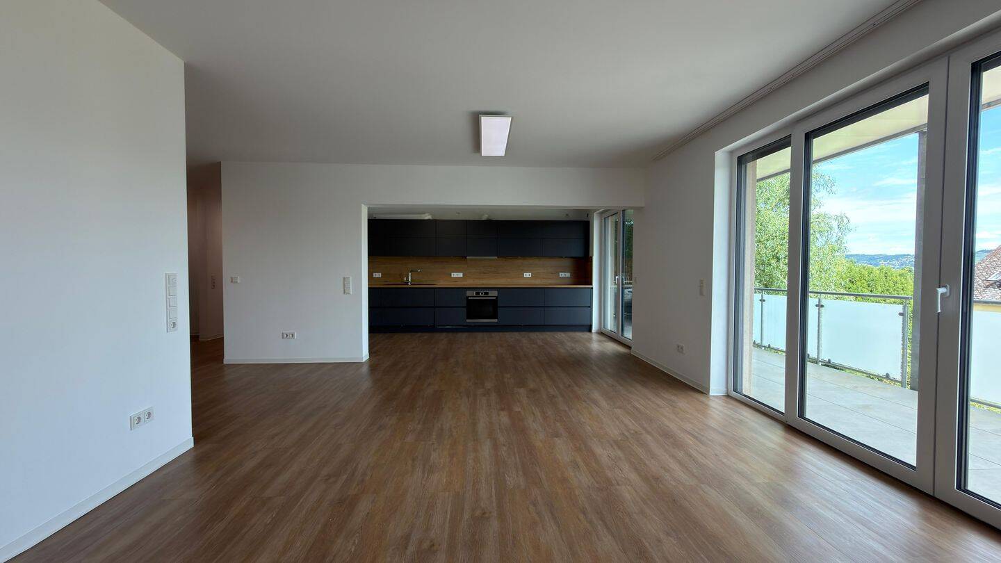 Vollständig barrierefreie 4-Zimmer-Wohnung mit Balkon, Weitblick und 2 Stellplätzen, 54293 Trier