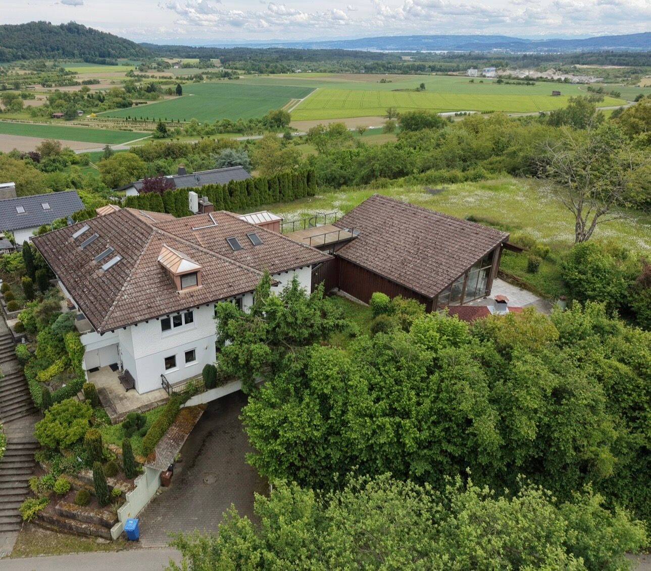 Traumhaus mit Schwimmbad und ELW! Traumlage! Traumblick!, 78256 Steißlingen