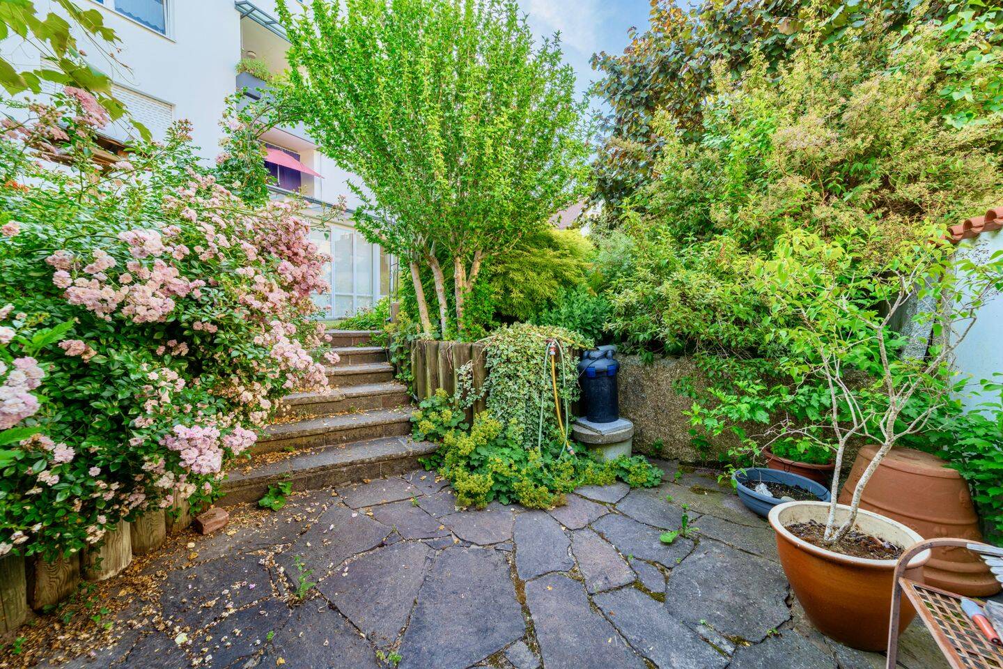 Exklusive 3-Zimmer-Erdgeschosswohnung mit Garten, Pool und eigenem Hobby-/Kellerbereich (Whg. 1), 85356 Freising