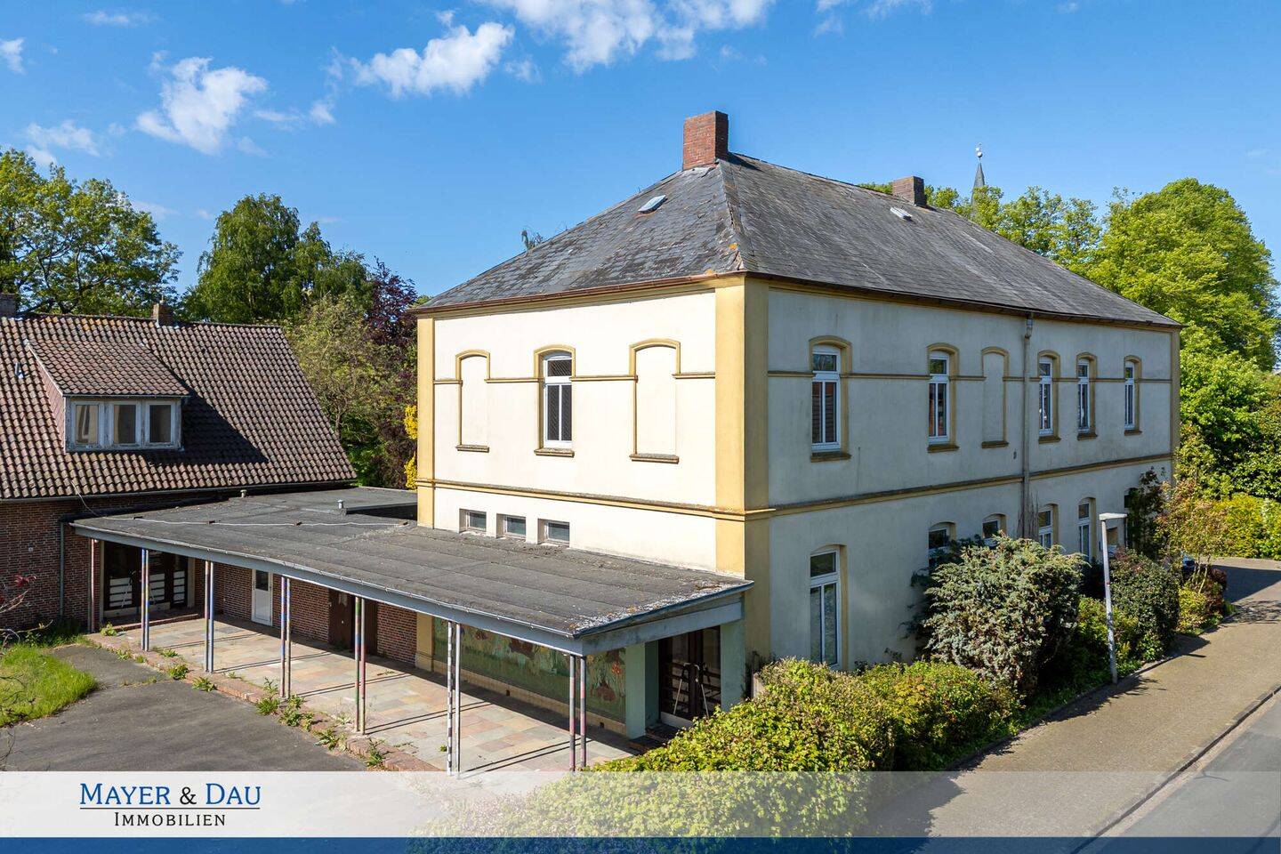 Sanierungsbedürftige Schule mit genehmigten Bauvorhaben für Umbau oder Abriss. Obj. 8534, 26969 Butjadingen