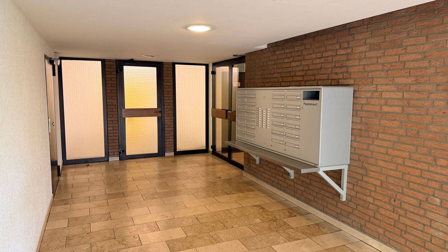 Großzügige 3-Zimmerwohnung mit Parkettboden und Einbauküche in Köln Westhoven, 51149 Köln (Porz Eil Ensen Gremberghoven Westhoven)