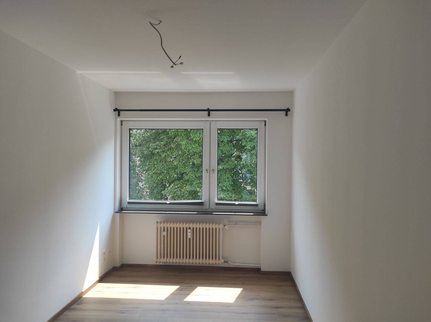 Schöne 2-Zimmer-Wohnung in Stuttgart-Ost mit Einbauküche und Balkon, 70186 Stuttgart (Ost)
