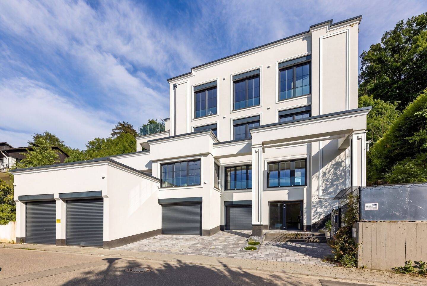 Exklusives Wohnen auf höchstem Niveau mit ca. 100 m² Sonnenterrasse, 69517 Gorxheimertal