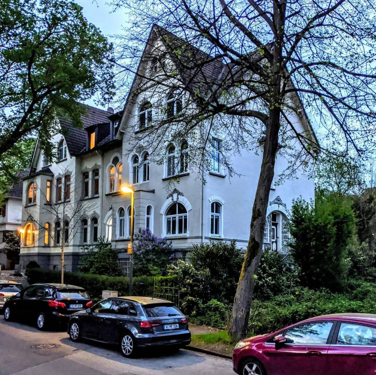 Luxuriöse 100qm Erdgeschoss Wohnung in einer 3 Parteienvilla im Zooviertel mit Balkon und Garten, 42329 Wuppertal (Vohwinkel)