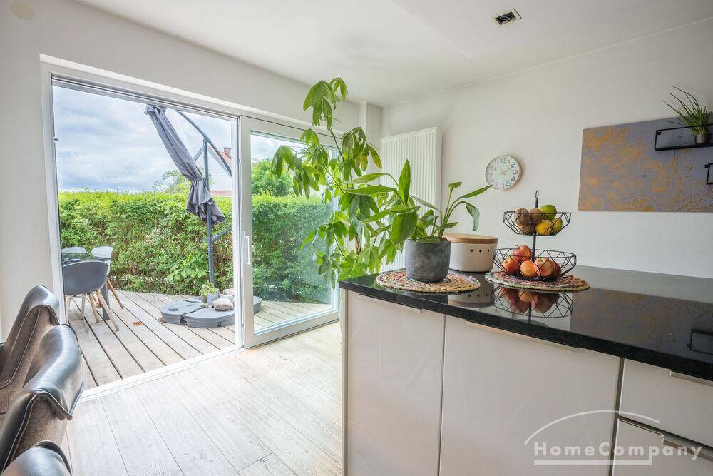 Wohnen im Grünen – Befristete Vermietung für 1 Jahr: Stilvolles Einfamilienhaus mit Garten & Terrasse in Olching, 82140 Olching