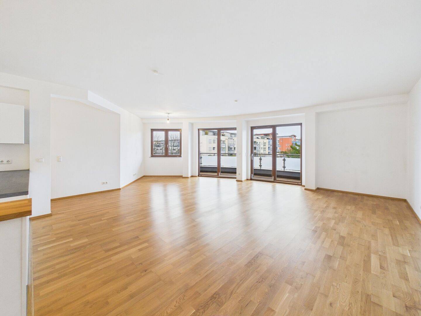 Barrierefreie, lichtdurchflutete Wohnung mit Einbauküche, großem Balkon & Duplex-Stellplatz, 55122 Mainz (Gonsenheim Hartenberg/Münchfeld Neustadt)