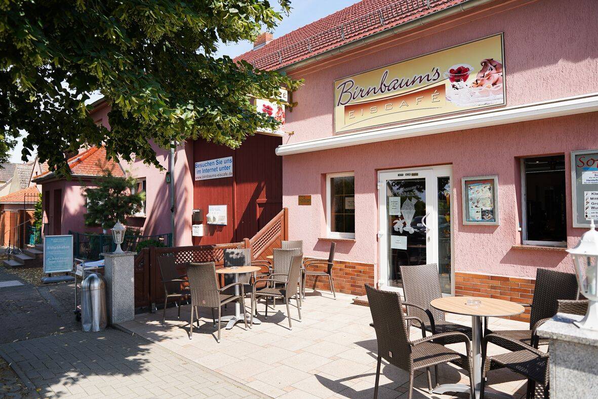 Charmantes Eiscafé mit Eisproduktion und Wohnhaus mit Garten, 14913 Niederer Fläming