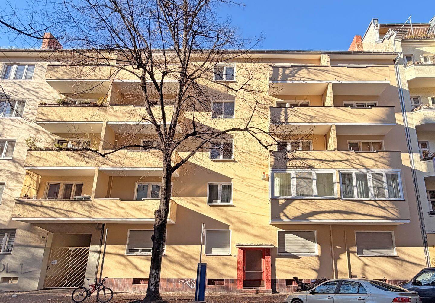 Attraktives Mehrfamilienhaus mit 13 Wohnungen und Dachgeschossausbau – Investieren in Berlin!, 12047 Berlin (Neukölln Kolonie Freie Stunde)