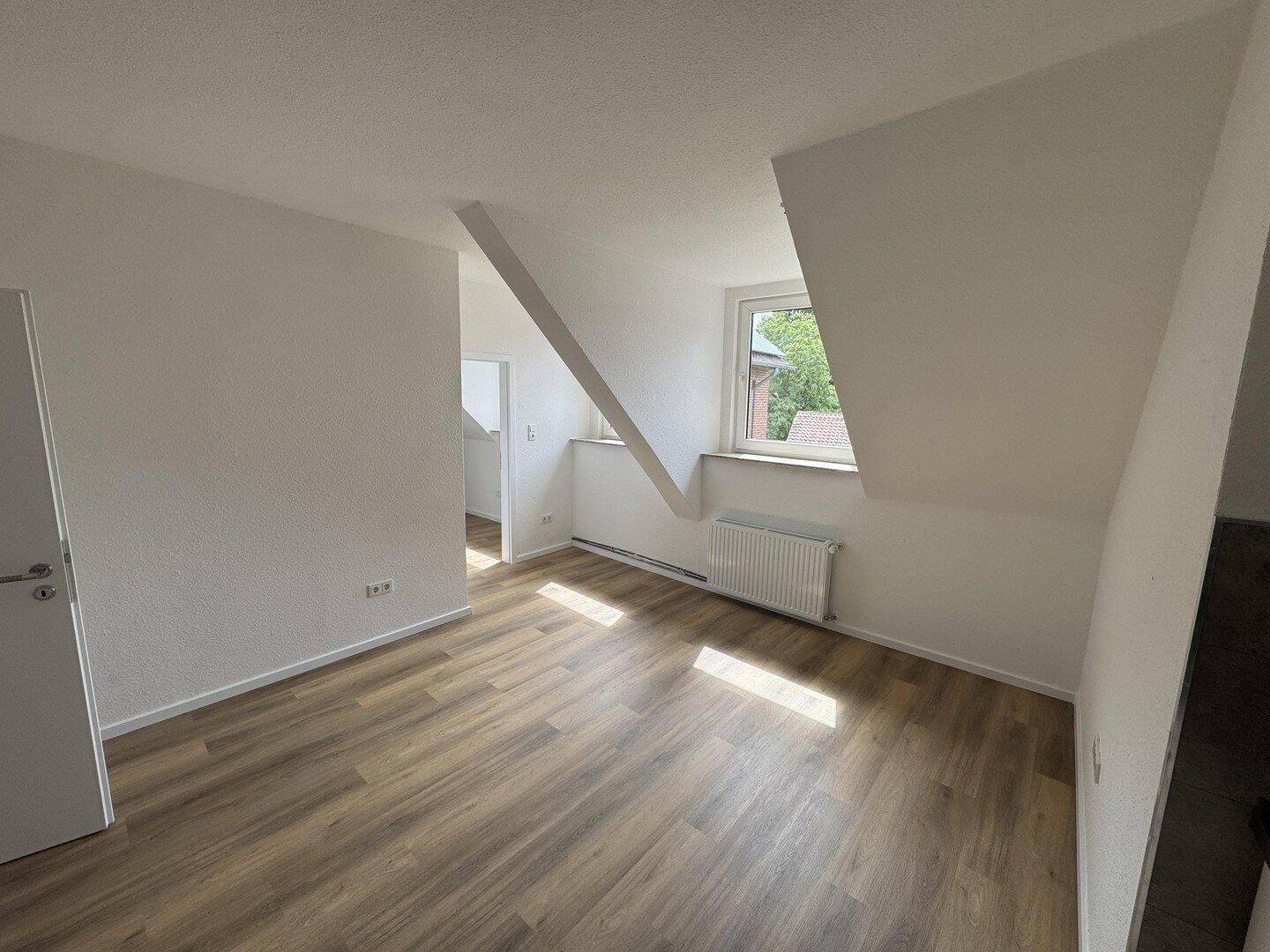 Helle und frisch sanierte 3 Zimmer Wohnung, 31719 Wiedensahl