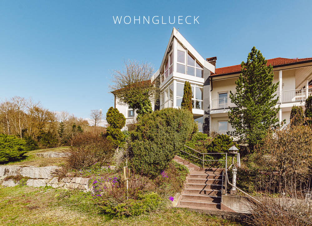ELEGANTE VILLA IN HANGLAGE MIT SAGENHAFTEM WEITBLICK, 86655 Harburg (Schwaben)